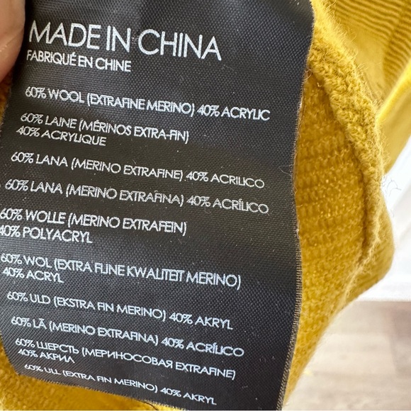 Club Monaco ribbed crew neck - Picture 6 of 8